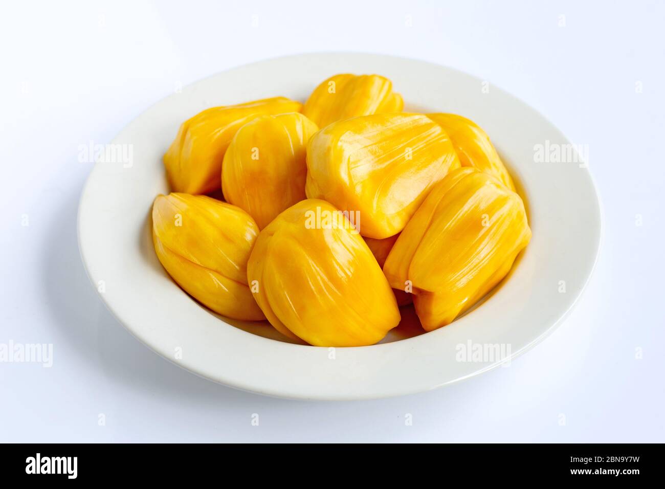 Reife Jackfruit isoliert auf weißem Hintergrund. Stockfoto