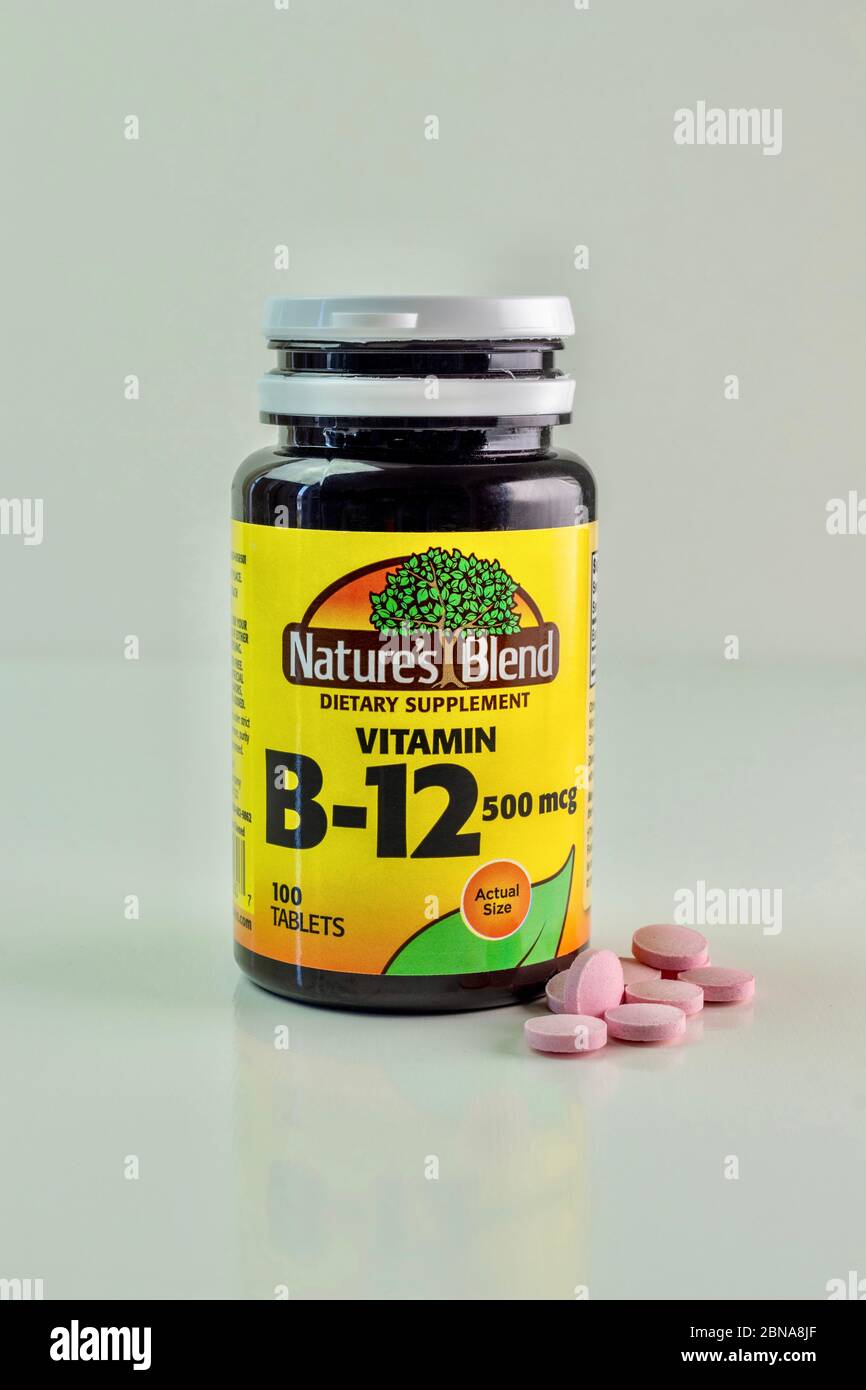 Nature's Blend Vitamin B-12 Tabletten und Pille Flasche Stockfoto
