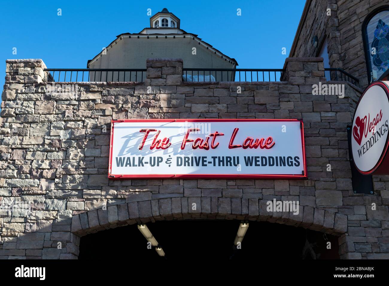 Fahren Sie durch oder gehen Sie zu Fuß bis Hochzeitslocation in Las Vegas. Stockfoto