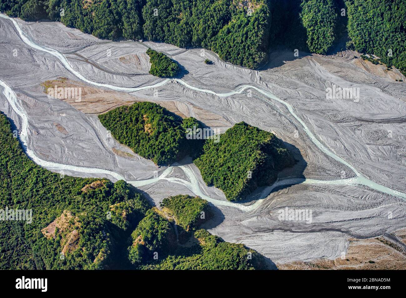 Kiesbett im Tal des Gletschers Karangarua River, Mäander, Fox Glacier Haast, Whataroa, Westküste, Neuseeland, Ozeanien Stockfoto