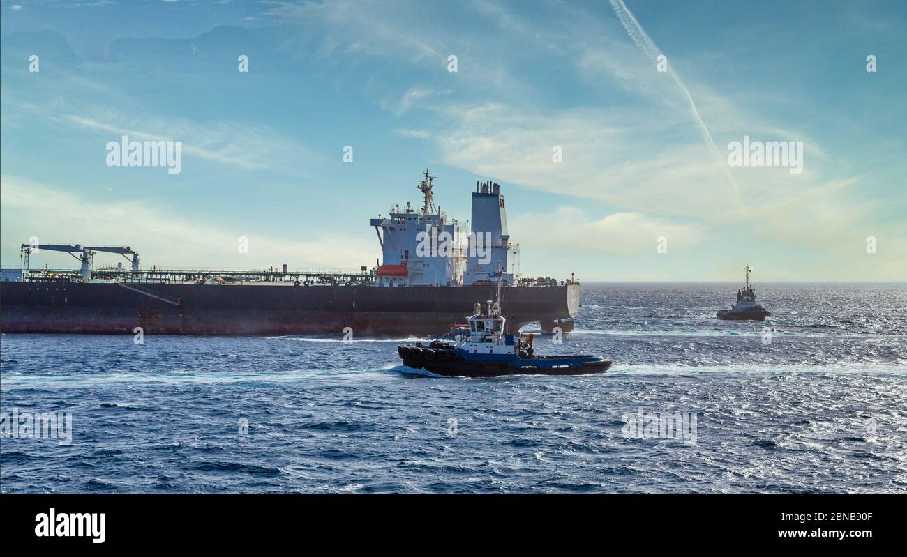 Schlepper im Tanker Stockfoto
