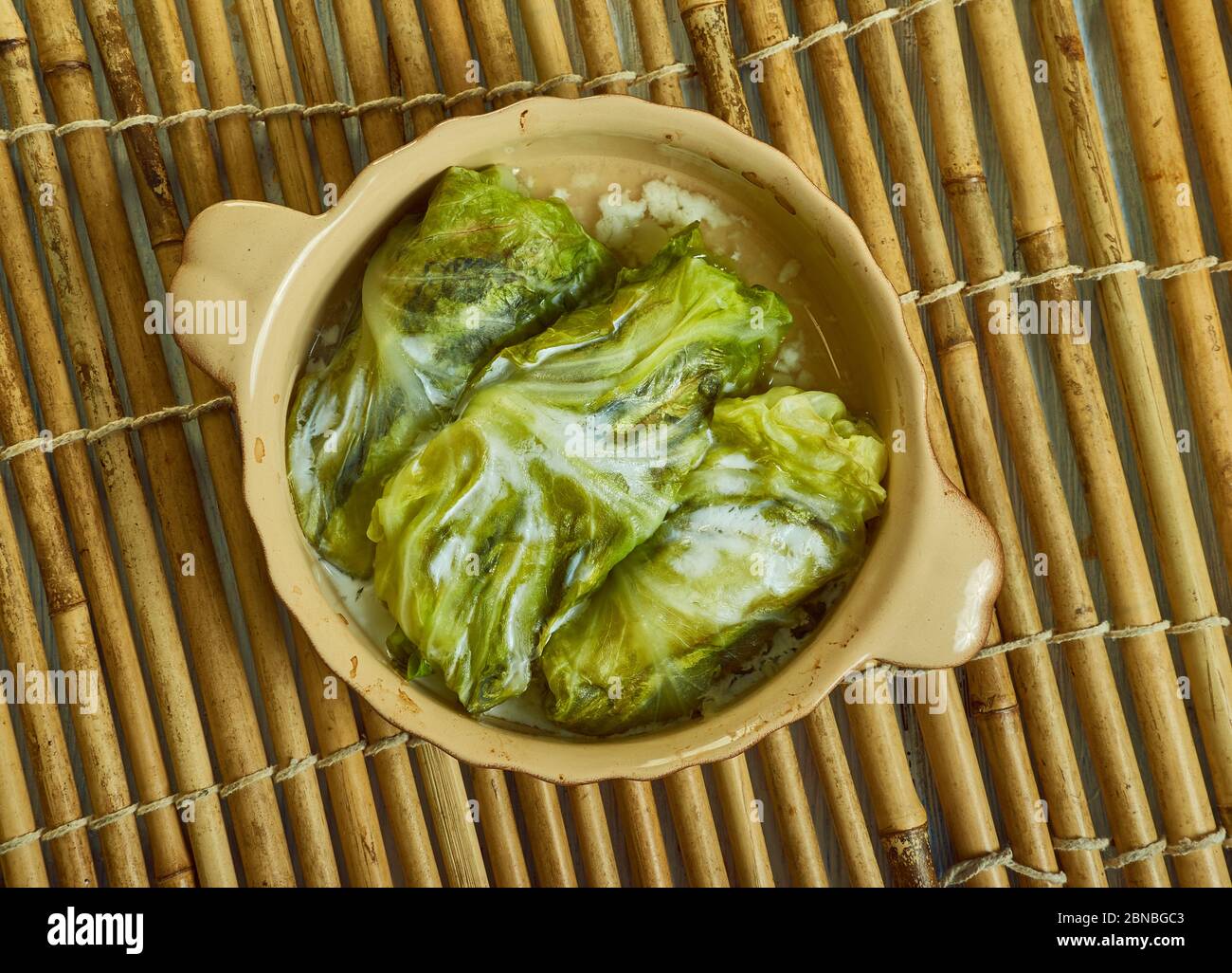 Hamsi dolmas, - Sardelle türkische Kohl dolma Nahaufnahme Stockfoto