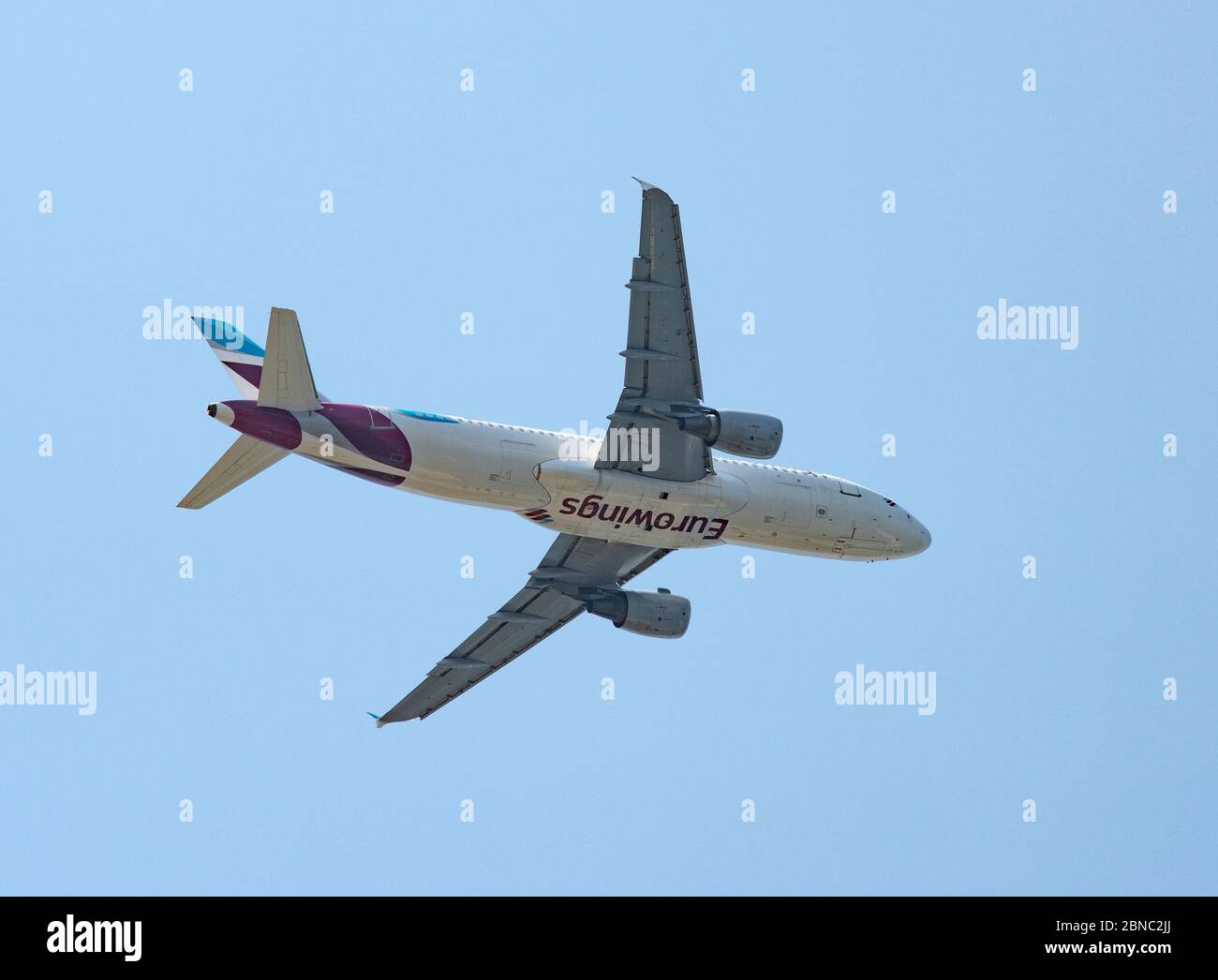 Ein Eurowings Flug kommt am Flughafen Korfu an Land Griechenland griechische Inseln Stockfoto