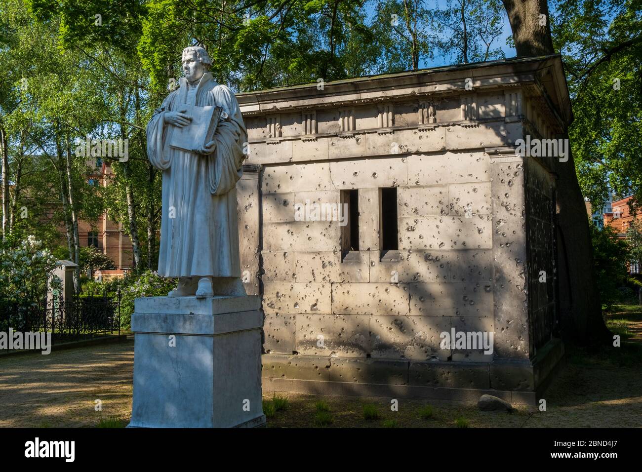 2. Weltkrieg Schlacht um Berlin Einschusslöcher auf dem Mausoleum auf dem zentralen Berliner
