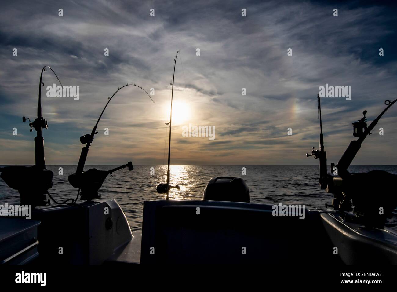Outriggers Set für Lachsfischen auf Lake Michigan Stockfoto