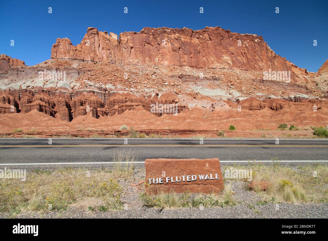 Die Fluted Wall im Capitol Reef National Park, Utah, USA. Stockfoto