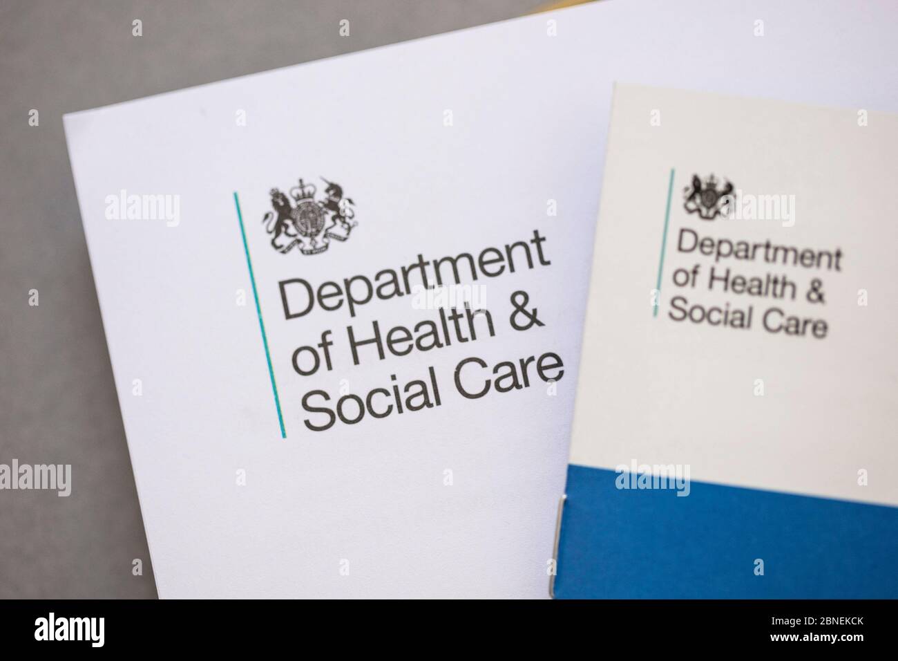 LONDON, Großbritannien - MAI 15 2020: Offizieller Brief des britischen Gesundheitsministeriums Stockfoto