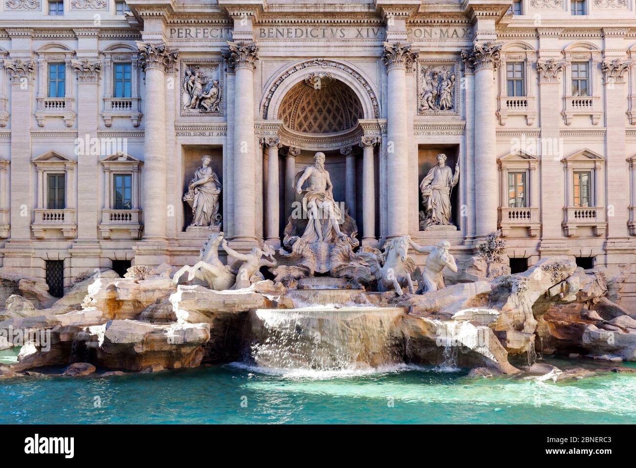 Fassade des Trevi-Brunnens. Rom, Italien, Europa, EU. Stockfoto