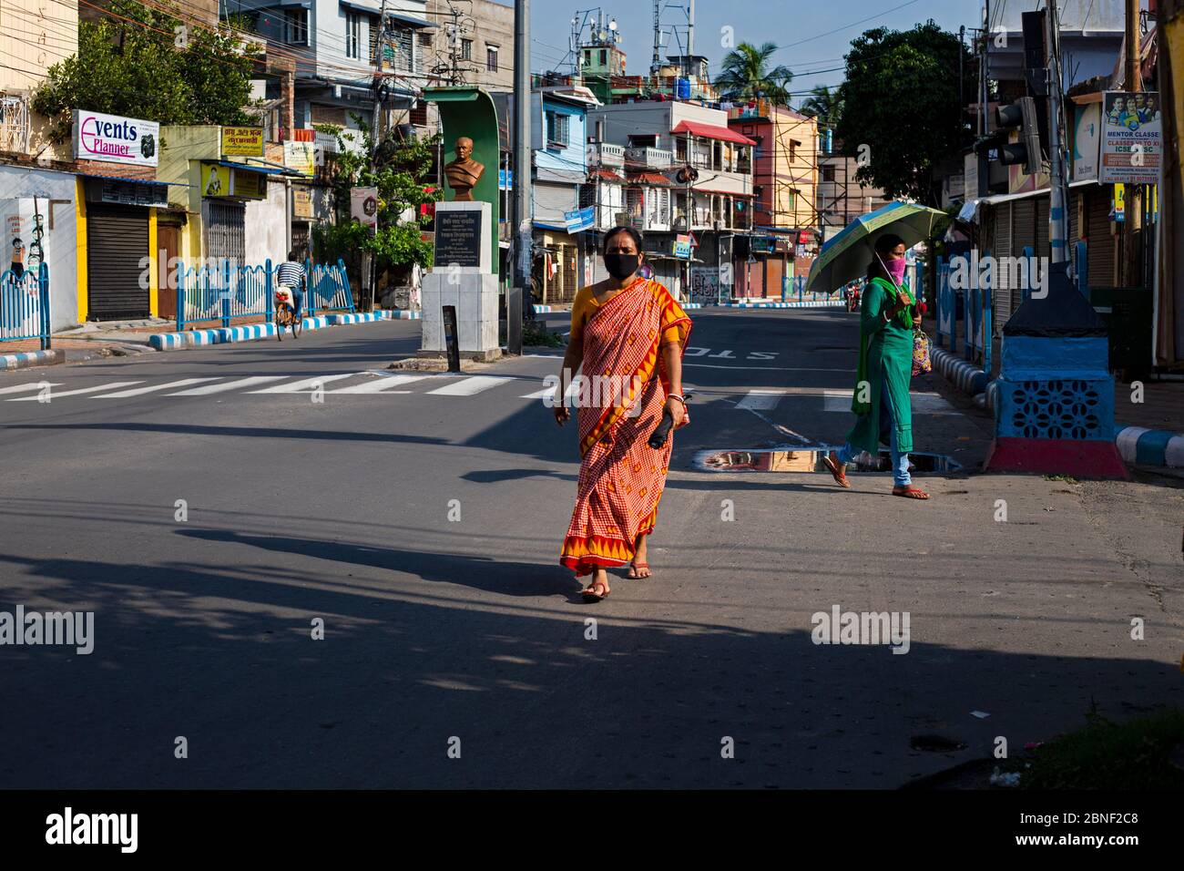 Kalkutta, Indien. Mai 2020. Nach dem Coronavirus befindet sich Indien ab dem 24. März 2020 in der Sperrung. Mehr als 2,641 Todesfälle und positive Fälle sind jetzt 81,410. Die Regierung des Staates Westbengalen erlaubt es kleinen Geschäften und ausgewählten Sektoren, ab der ersten Maiwoche 2020 wieder Geschäfte zu machen. (Foto von Alberto Gandolfo/Pacific Press) Quelle: Pacific Press Agency/Alamy Live News Stockfoto