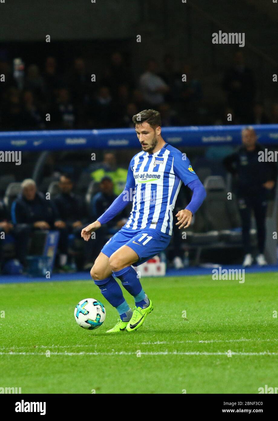 Berlin, 20. September 2017: Mathew Leckie vom Hertha BSC Berlin im Einsatz beim Bundesligaspiel gegen Bayer 04 Leverkusen im Olympiastadion Berlin. Hertha gewann 2-1 Stockfoto