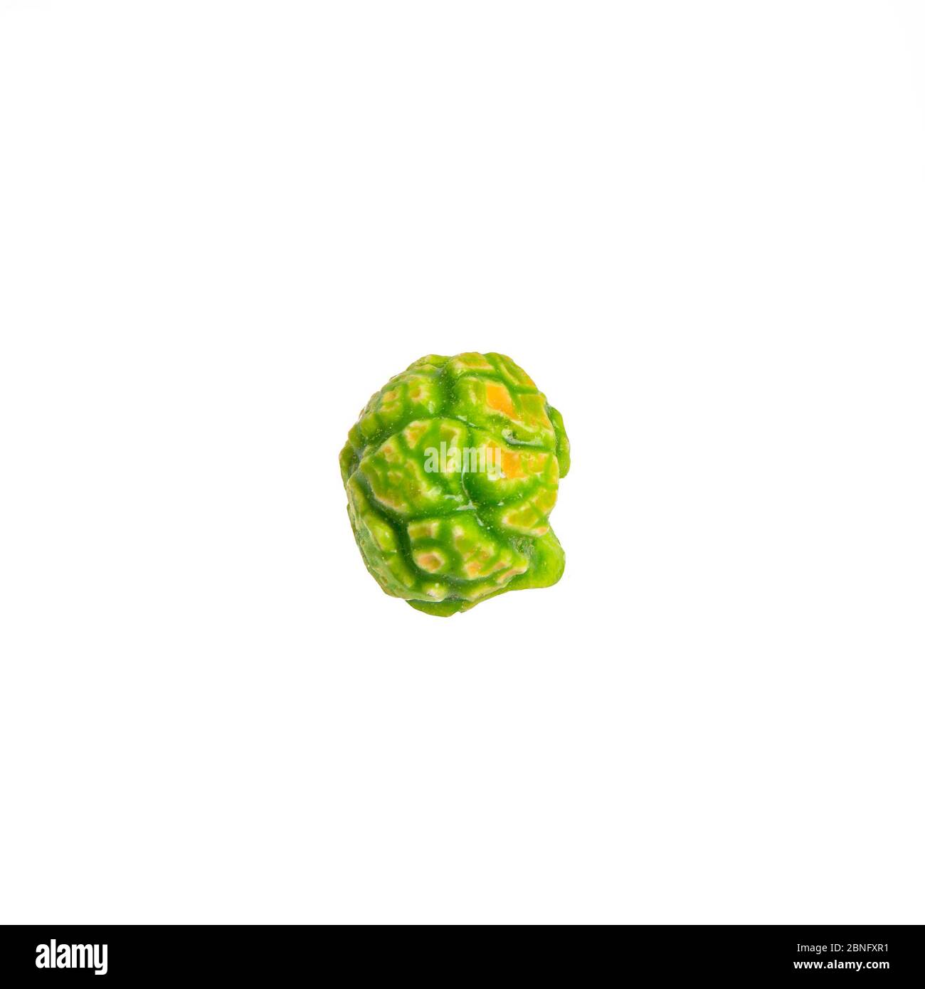 Grünes Popcorn Nahaufnahme auf weißem Hintergrund Stockfoto