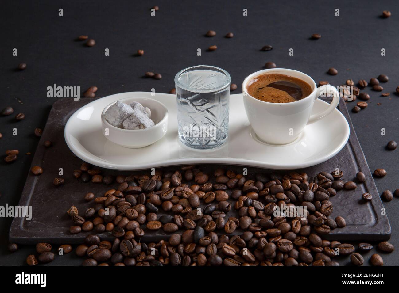 Türkischer Kaffee mit Turkish Delight Stockfoto