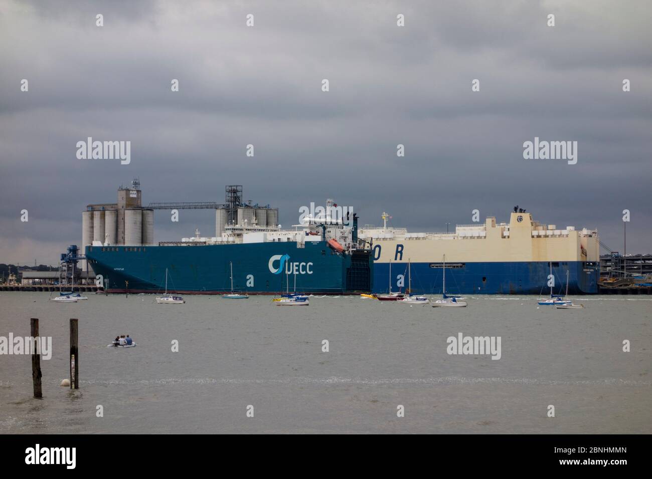 UECC Shipping Company Schiff auf dem Fluss Itchen, Southampton, Hampshire, Großbritannien Stockfoto