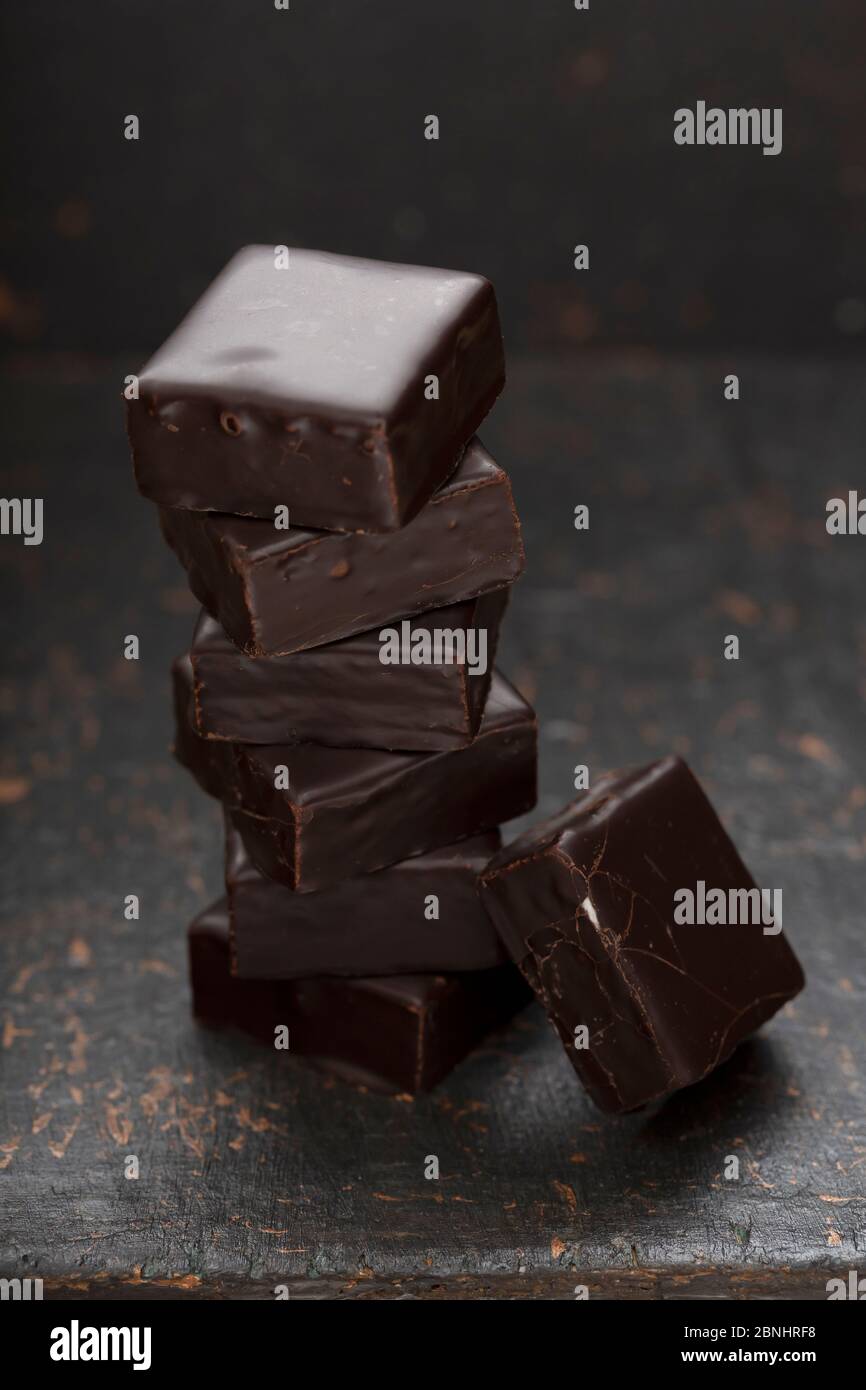 Schokoladensirup, graham Cracker, Erdnussbutter, felsige Straßen, Brownies, Schokolade bedeckt, Marshmallow Kekse, Mini-Marshmallows Stockfoto