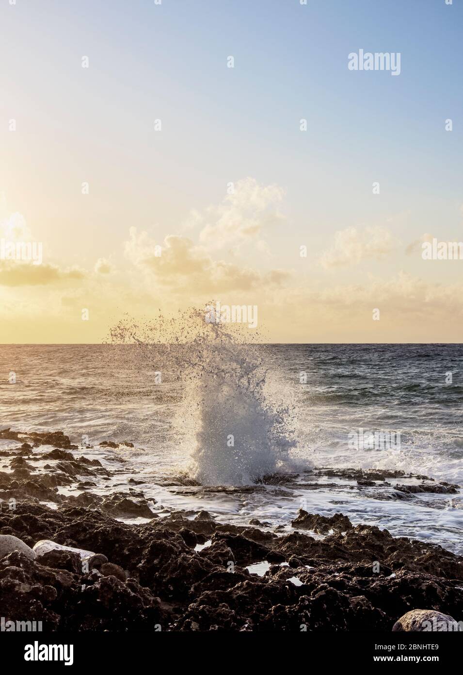 Die Blowholes bei Sonnenaufgang, East End, Grand Cayman, Cayman Islands Stockfoto