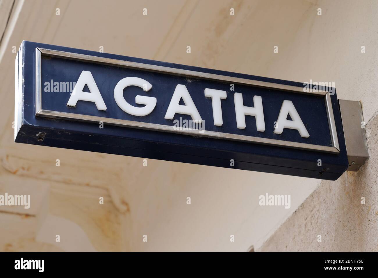 Bordeaux , Aquitaine / Frankreich - 05 12 2020 : Agatha Logo Schild Fassade Schmuckgeschäft Französisch Boutique Schmuck Markenshop Stockfoto