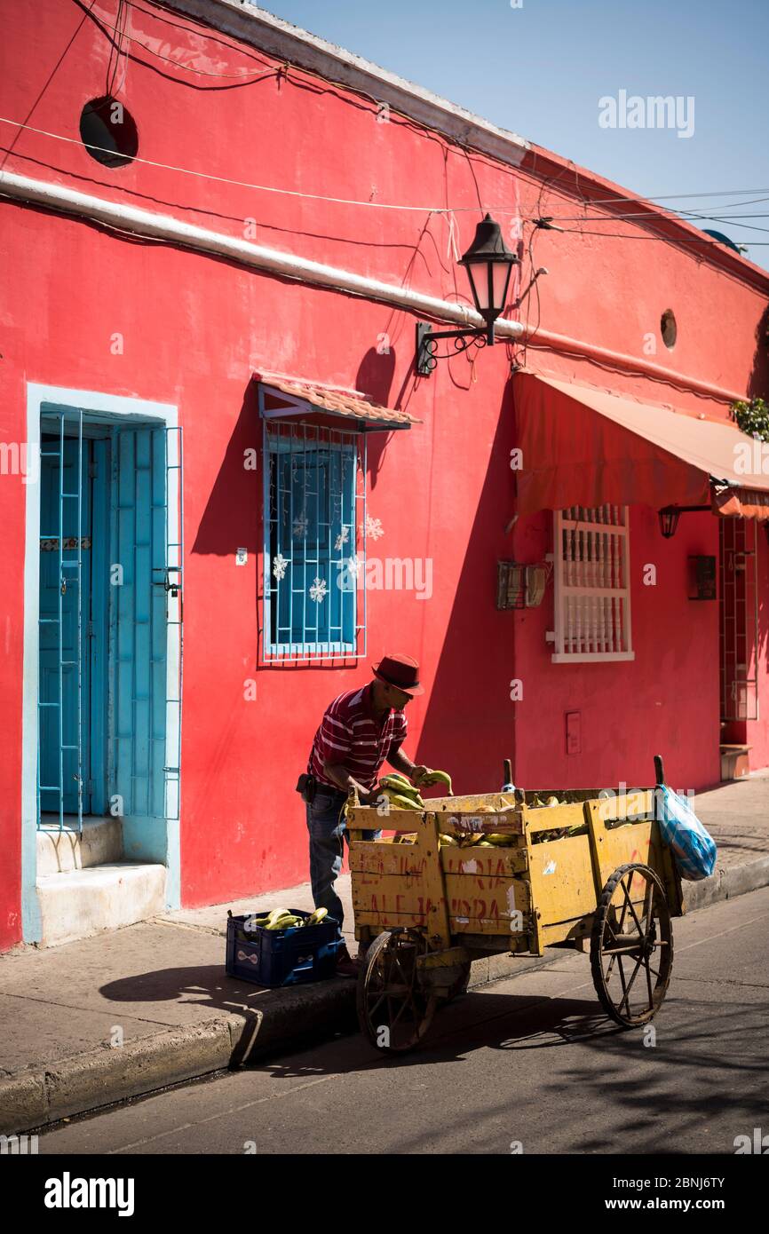 Obstverkäufer, Getsemani Barrio, Cartagena, Bolivar Department, Kolumbien, Südamerika Stockfoto