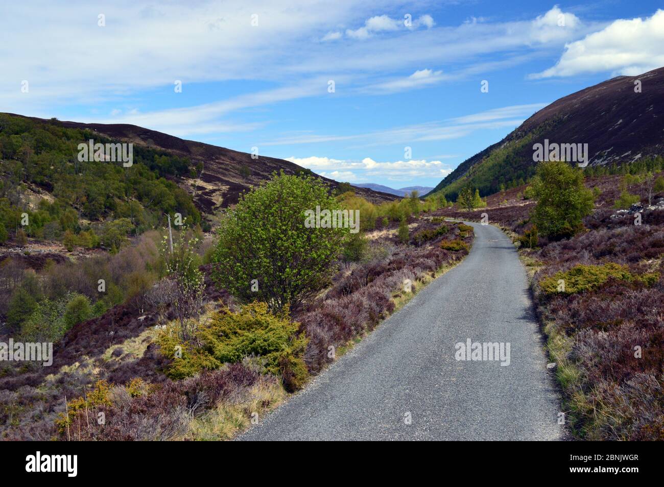 Fahren Sie in Glen Tromie nach Altholl/Gaick & Minigaig Pässen und zum Scottish Mountain Corbett Meallach Mhor Cairngorms National Park, Schottland, Großbritannien. Stockfoto