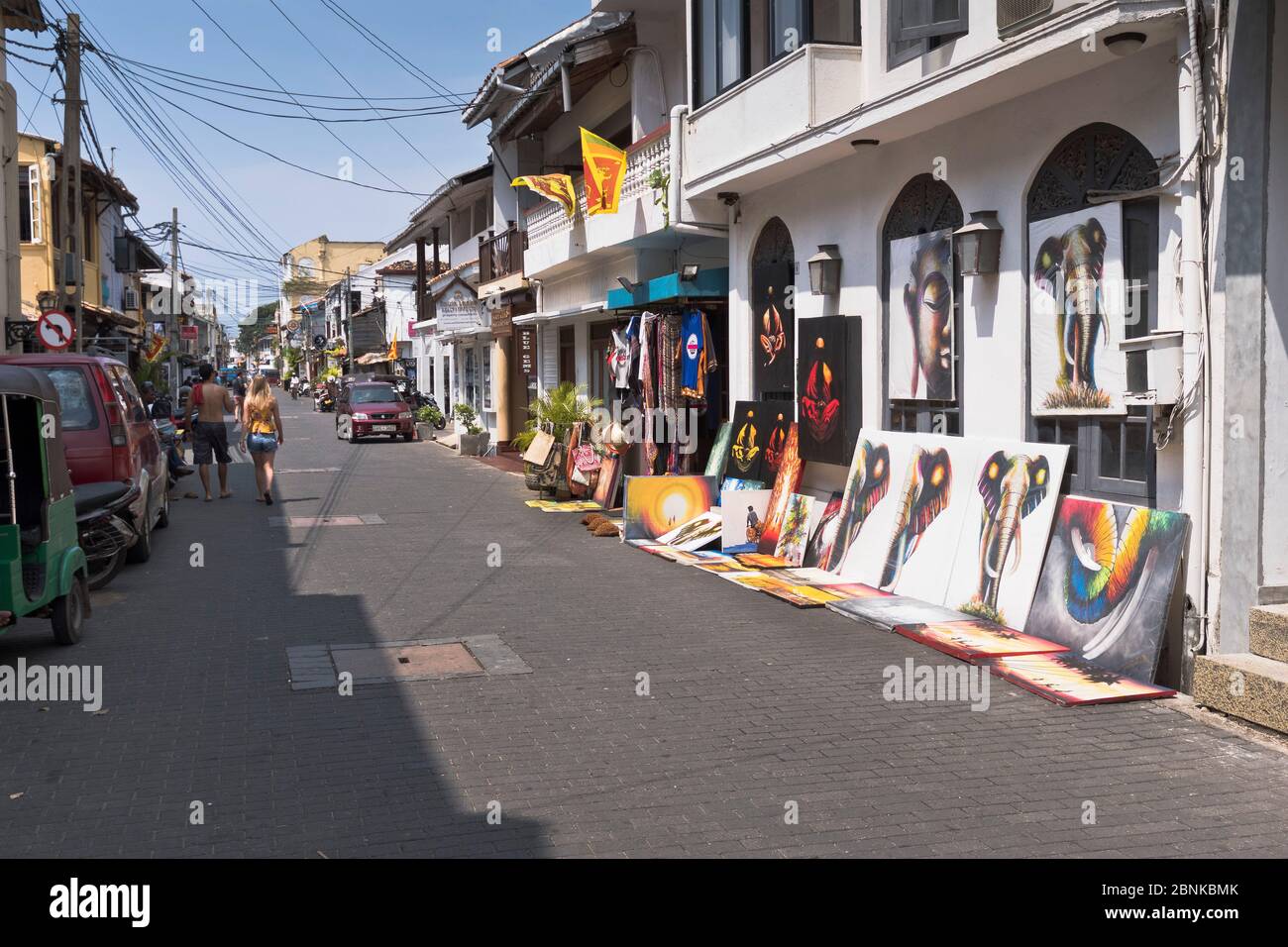 dh Streets GALLE FORT SRI LANKA Kunstwerk außerhalb Shop touristischen Fußgängerzone angezeigt Stockfoto