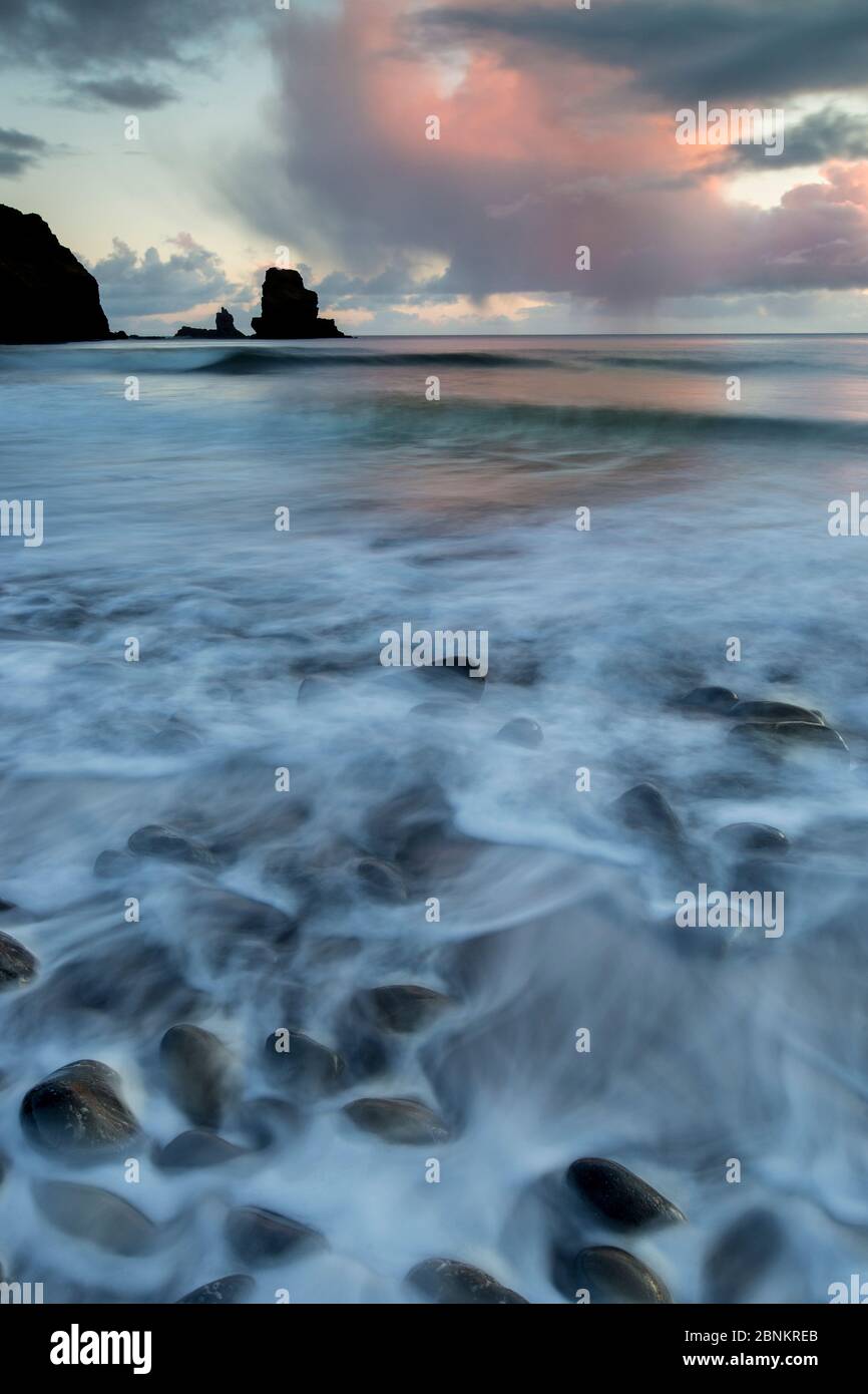 Sonnenuntergang über Talisker Bay, Isle of Skye, Innere Hebriden, Schottland, UK, März 2015. Stockfoto