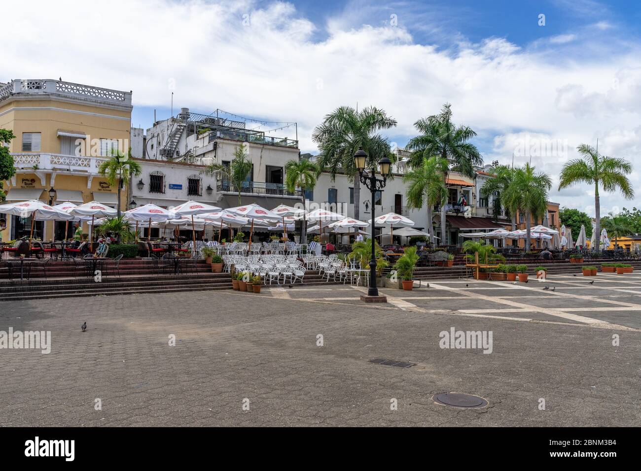 Karibik, große Antillen, Dominikanische Republik, Santo Domingo, Kolonialzone, Blick auf die Restaurants an der Plaza de España Stockfoto