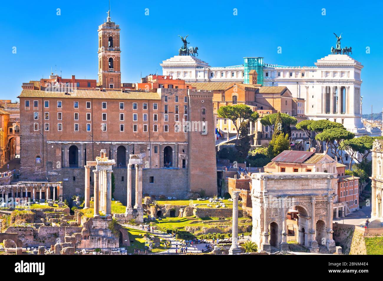 Rom. Panoramafenblick über die Ruinen des Forum Romanum und die Wahrzeichen von Rom, der Hauptstadt Italiens Stockfoto