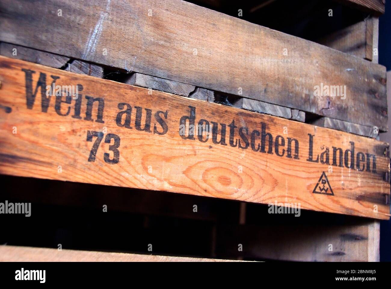 Alte Holzkisten Wein aus deutschen Ländern Stockfoto