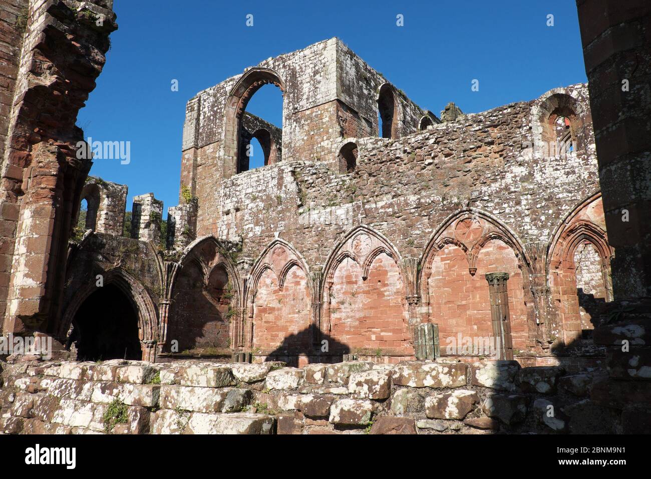 Die Ruinen der Furness Abbey aus dem 12. Jahrhundert in Barrow-in-Furness, Cumbria Stockfoto