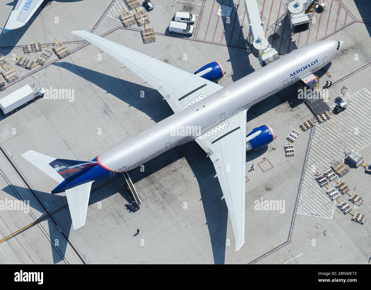 Aeroflot Russian Airlines Boeing 777 Langstreckenflugzeug am Los Angeles LAX Airport, USA geparkt. Flugzeug 777-300 als VQ-BQC registriert. Flugzeug mit breitem Körper. Stockfoto