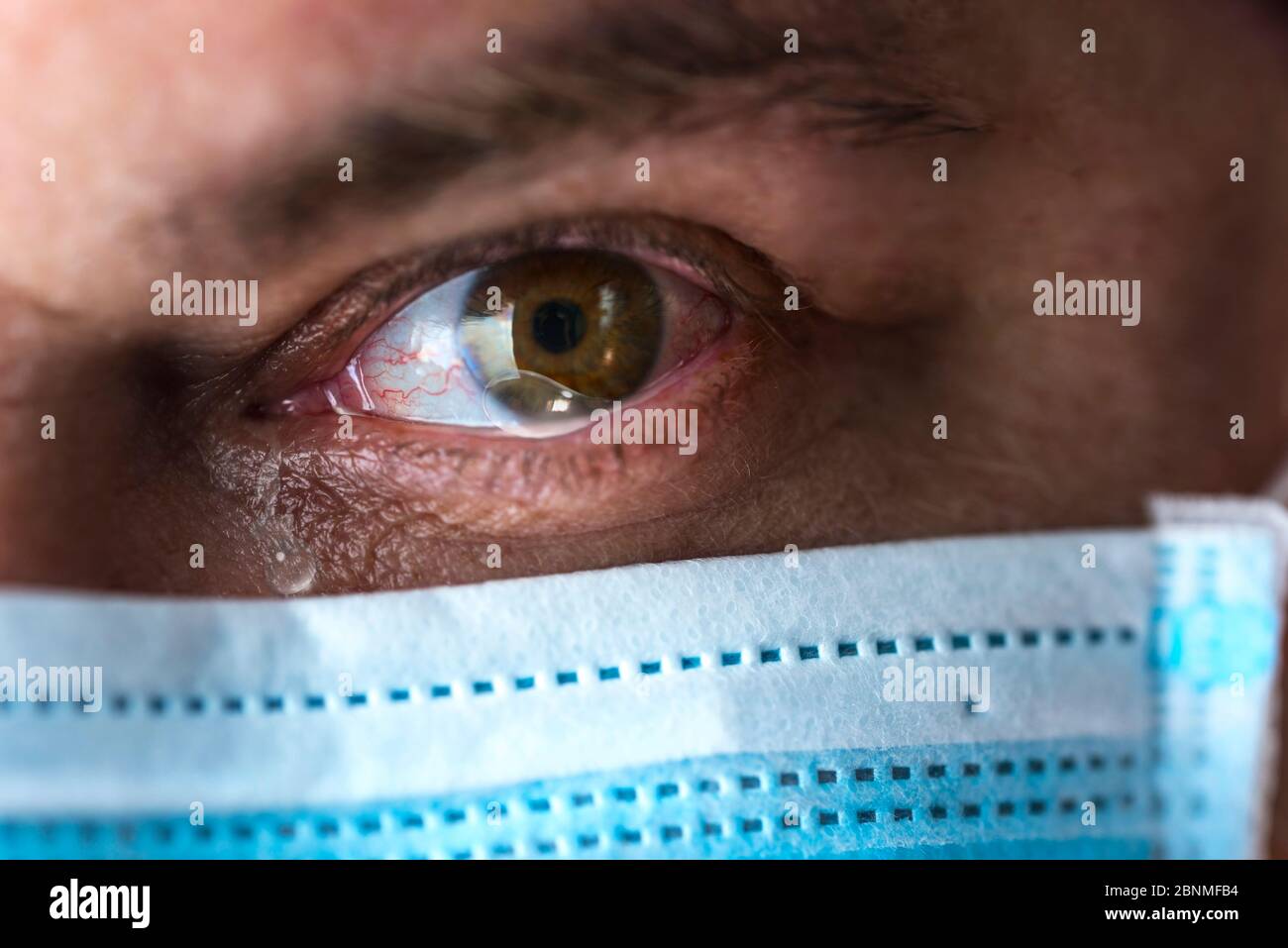 Mit Tranen In Den Augen Stockfotos Und Bilder Kaufen Alamy