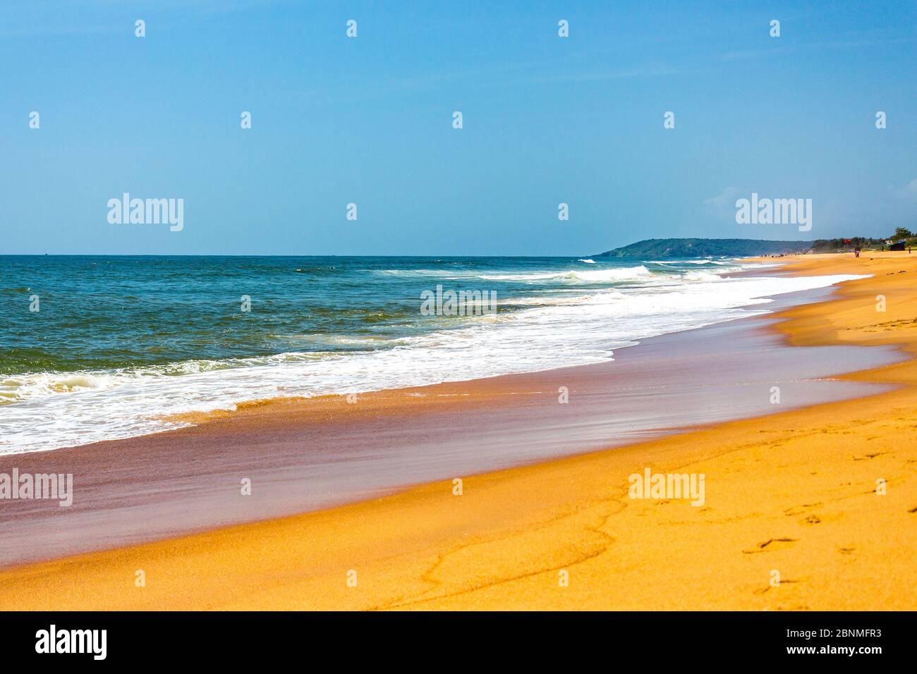 Candolim ist ein berühmter Strand in Nord-Goa, Goa, Indien, zwischen der Baga-Calangute Strecke und dem Aguada Fort. Drei beliebtesten Strände in Goa. Stockfoto