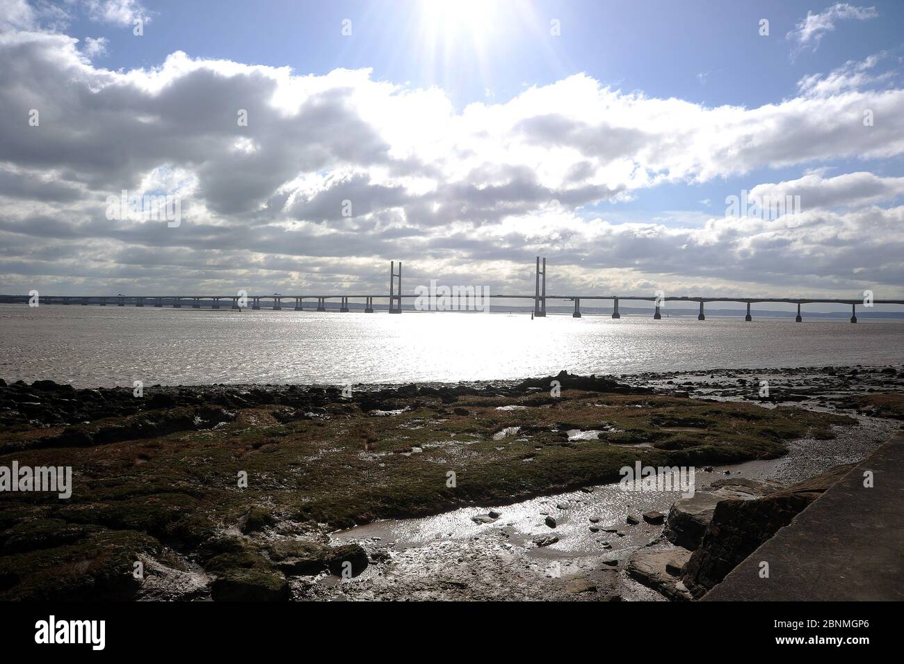 Die Prince of Wales Bridge vom Wales Coast Path in Blackrock, in der Nähe von Portskewett. Stockfoto