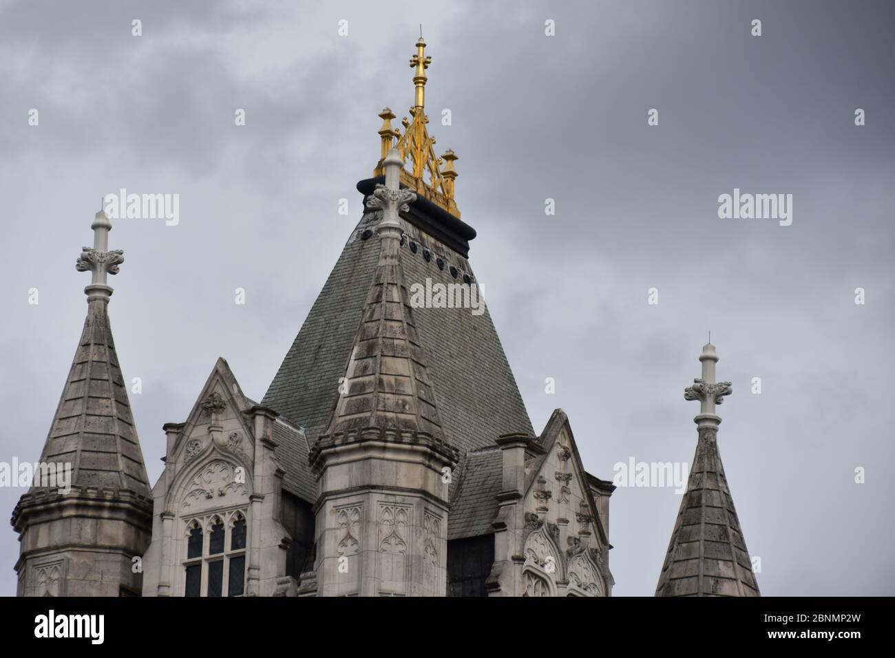 Die Spitze eines Gebäudes in London Stockfoto