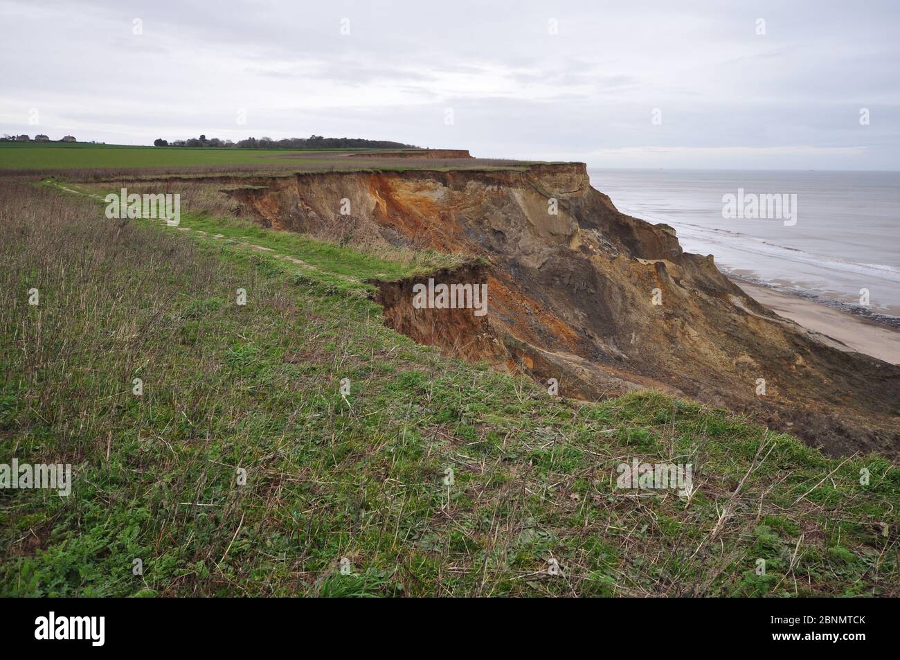 Erodierung der Klippen zwischen Sidestrand und Trimingham, Nord Norfolk, England, Großbritannien. Stockfoto