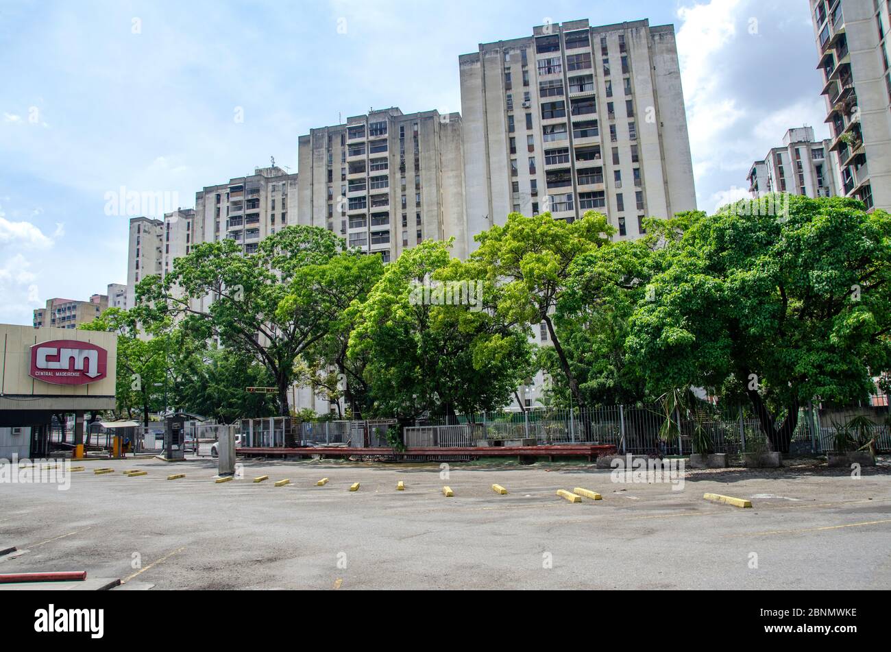 Einkaufszentren, bleiben wegen der Quarantäne in Caracas geschlossen, nur die Supermärkte sind geöffnet. Stockfoto