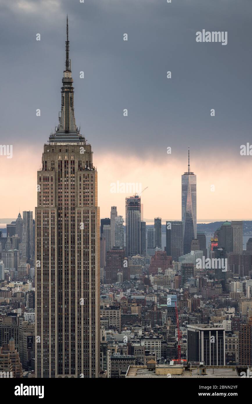 USA, New York City, Blick auf das Empire State Building und den Freedom Tower Stockfoto