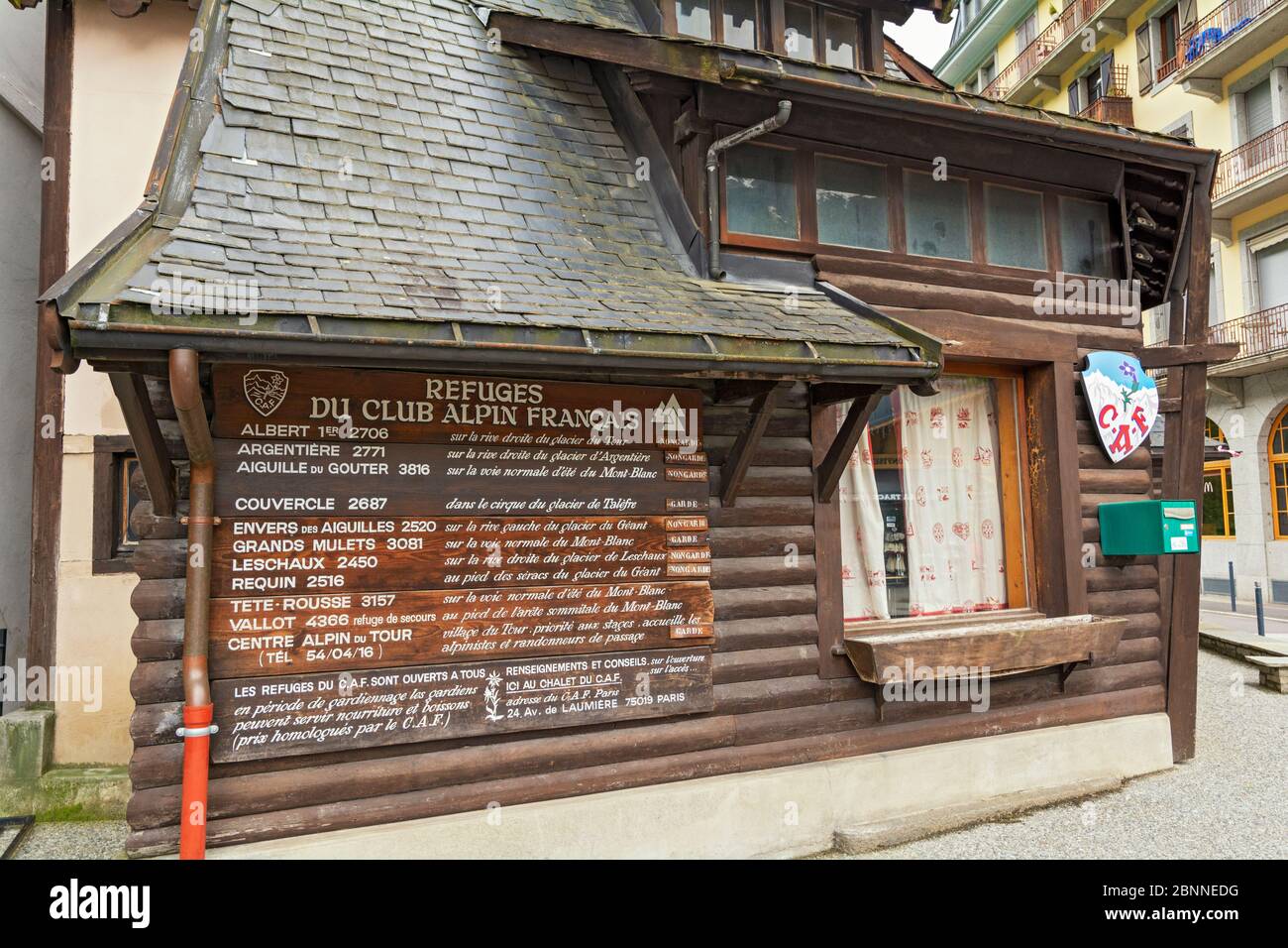 Frankreich, Chamonix, Ende Mai, Club Apin Francais (französischer Alpenclub), Hinweisschild Berghütte Stockfoto