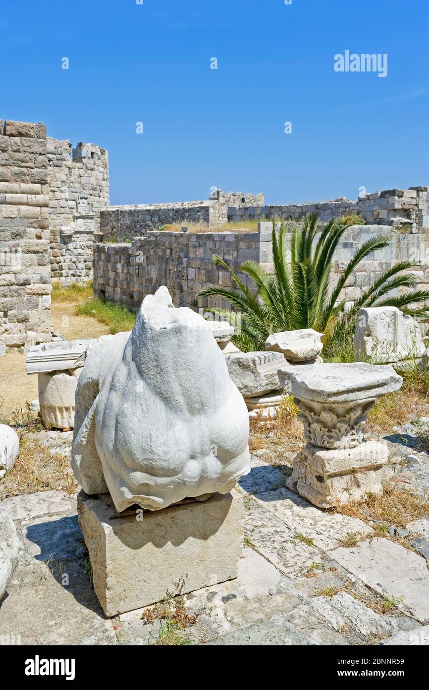 Archäologische Funde in der Festung der Ritter von Saint John, Kos Stadt, Kos, Dodekanes Inseln, Griechenland, Europa Stockfoto