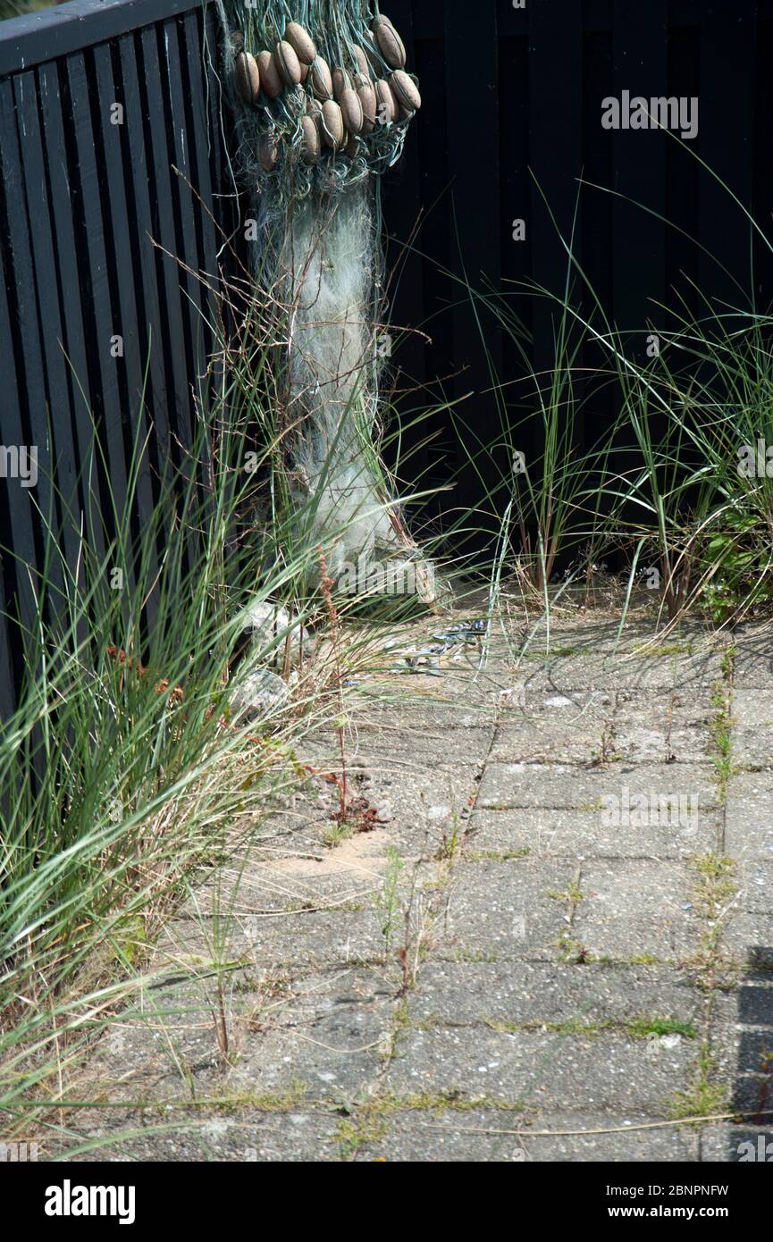 Dänemark, Ringkøbing Fjord, Zaun, Fischernetz Stockfoto