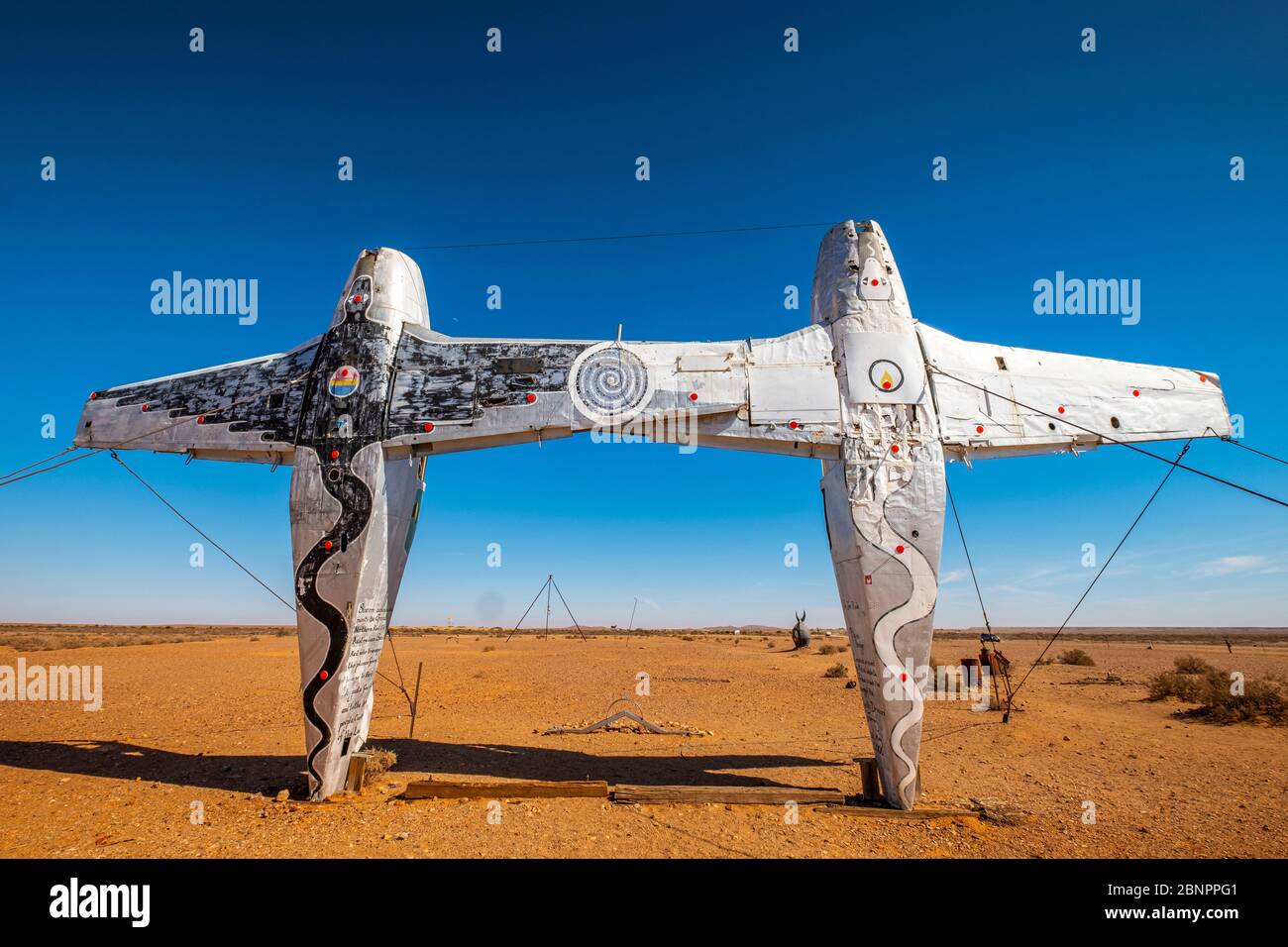 Mutonia Sculpture Park, Alberrie Creek, Oodnadatta Track, Skulpturen und Kunstinstallationen von Robin 'Mutoid' Cooke. Stockfoto