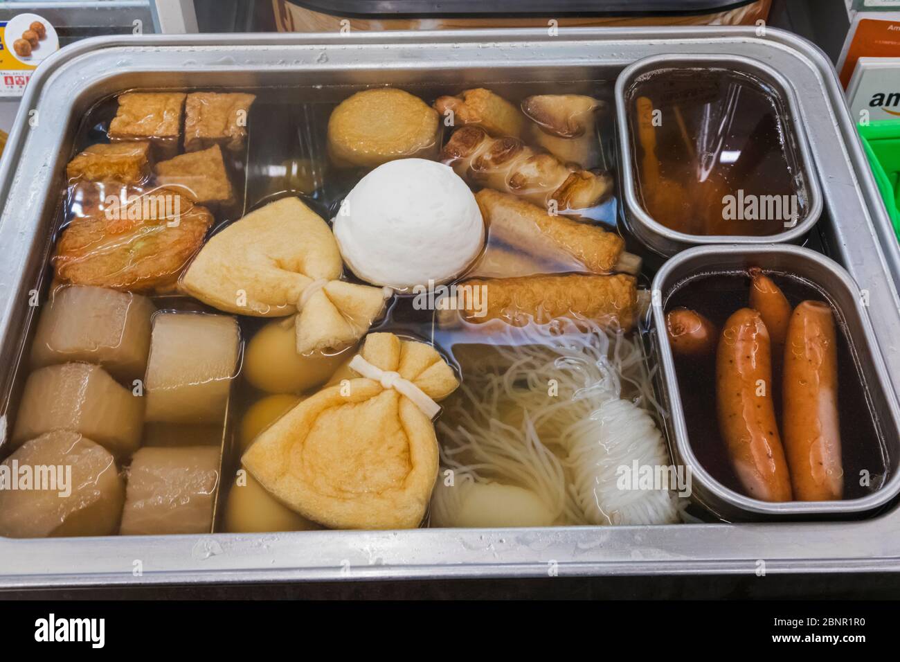 Japan, Honshu, Tokio, Mini-Markt-Take-away fast Food namens Oden Stockfoto