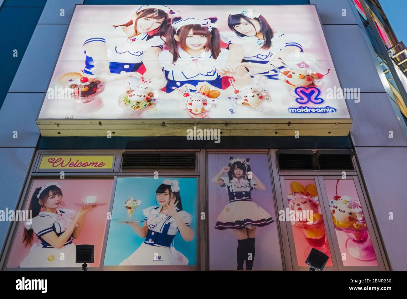 Japan, Honshu, Tokio, Akihabara, Maid Cafe Billboard Werbezeichen Stockfoto
