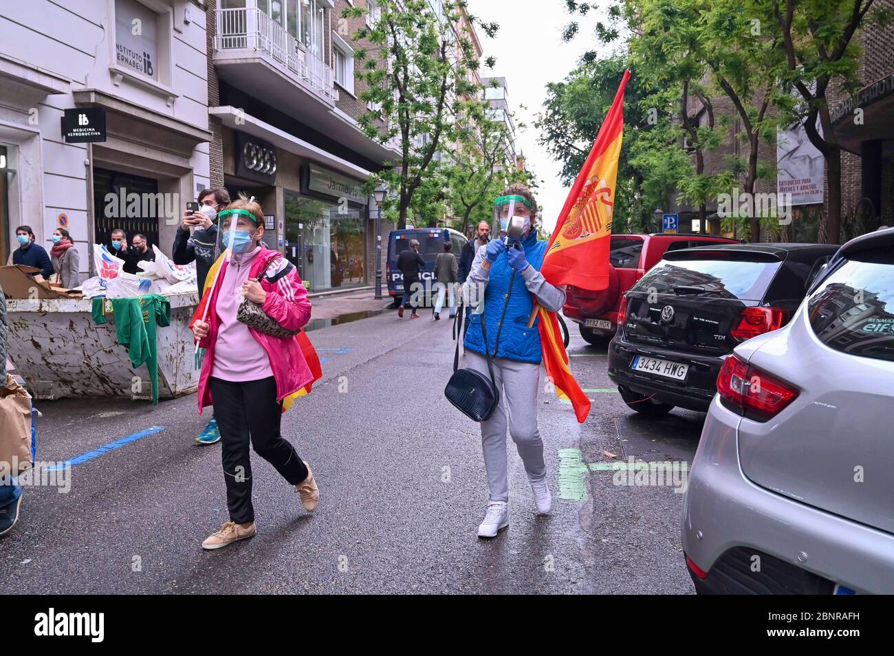 Madrid, Spanien. Mai 2020. Die Leute gingen auf die Straße, um ihre Einwände gegen Madrid zu äußern, das in Phase 0 bleibt, während Teile des restlichen Landes am 15. Mai 2020 in Madrid in die ersten Phasen der Deeskalation übergingen.Quelle: CORDON PRESS/Alamy Live News Stockfoto