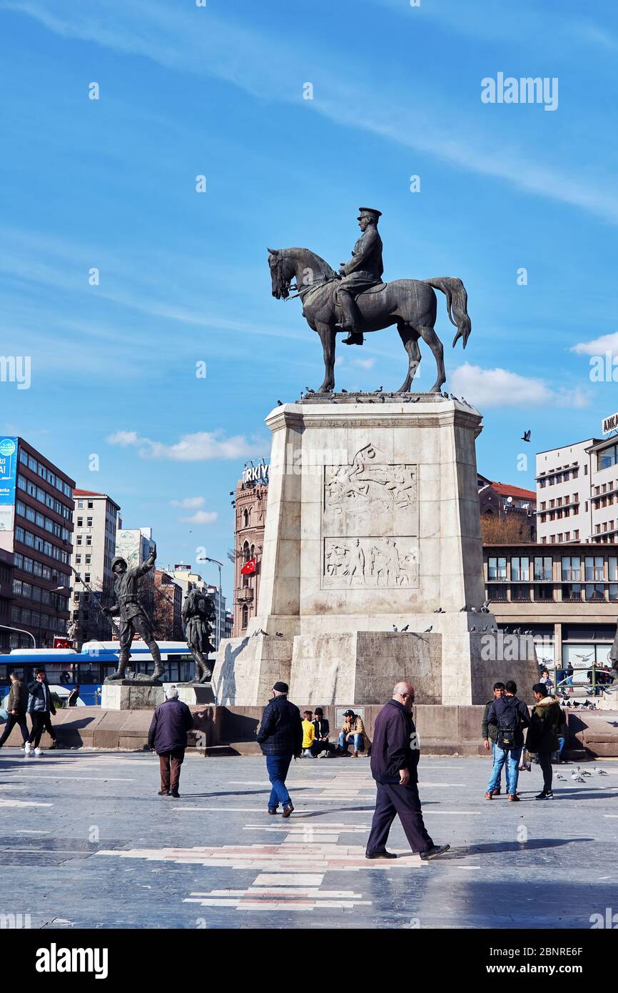 März 2020 - Ankara, Türkei: Atatürk Statue und Denkmal auf Ulus Platz, Ankara, Türkei Stockfoto