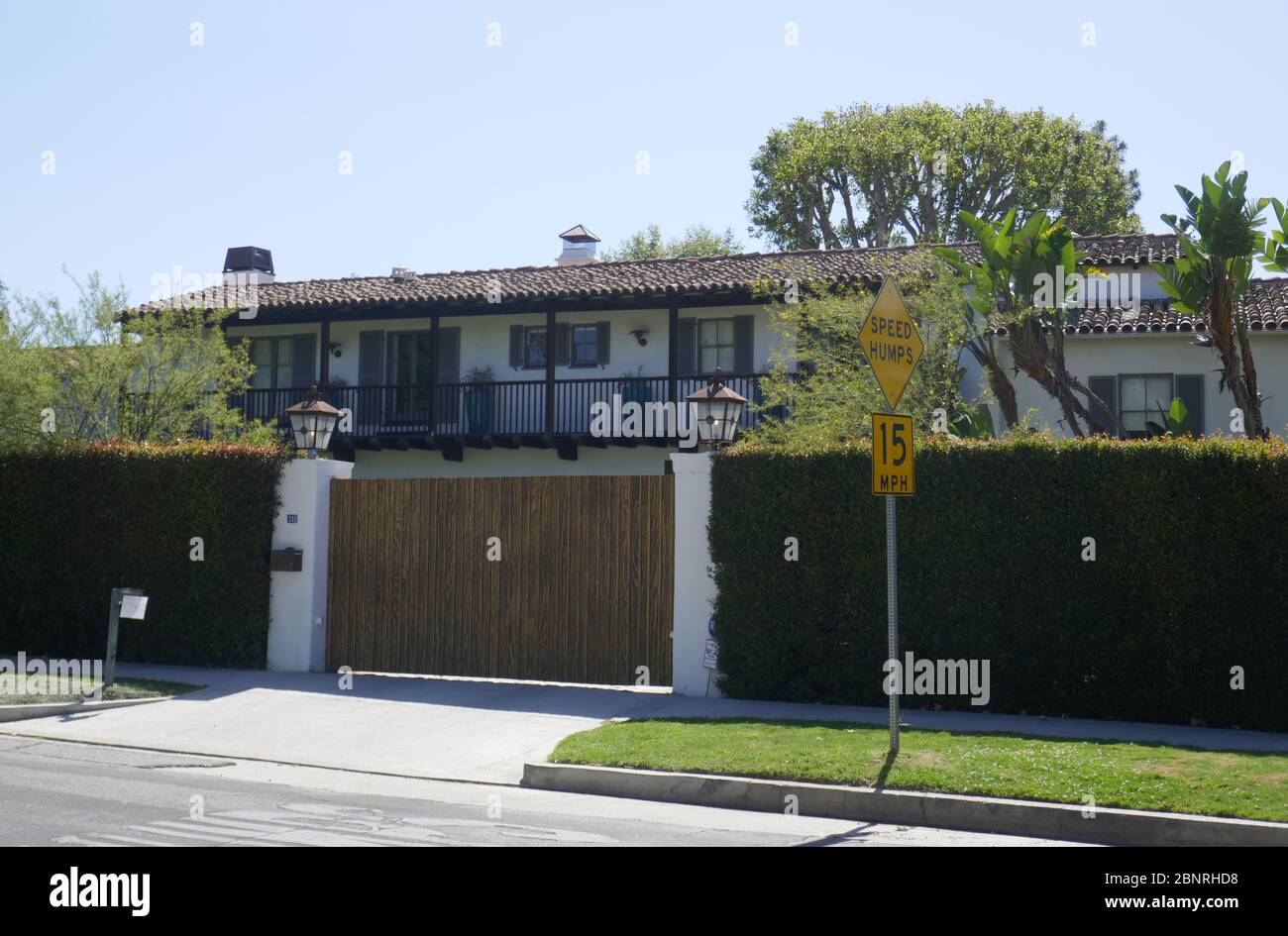 Los Angeles, Kalifornien, USA 15. Mai 2020 EIN allgemeiner Blick auf die Atmosphäre von Howard Hughes ehemaliges Haus im Hancock Park in der 211 S. Muirfield Road in Los Angeles, Kalifornien, USA. Foto von Barry King/Alamy Stock Photo Stockfoto