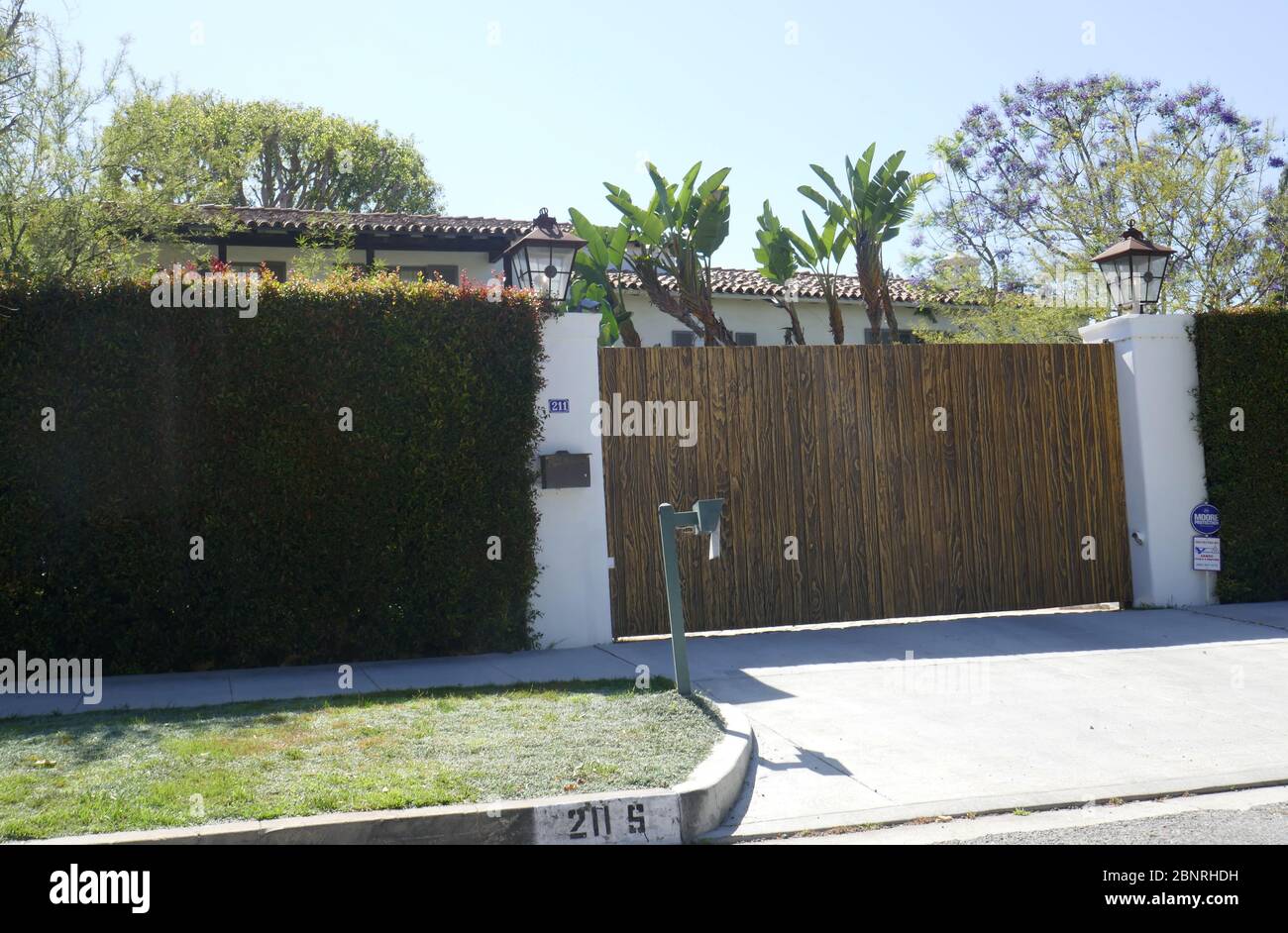 Los Angeles, Kalifornien, USA 15. Mai 2020 EIN allgemeiner Blick auf die Atmosphäre von Howard Hughes ehemaliges Haus im Hancock Park in der 211 S. Muirfield Road in Los Angeles, Kalifornien, USA. Foto von Barry King/Alamy Stock Photo Stockfoto