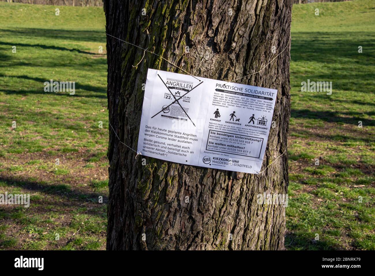 Deutschland, Sachsen-Anhalt, Magdeburg, Nachbarschaftshilfe während der Koronakrise, symbolisches Bild Stockfoto