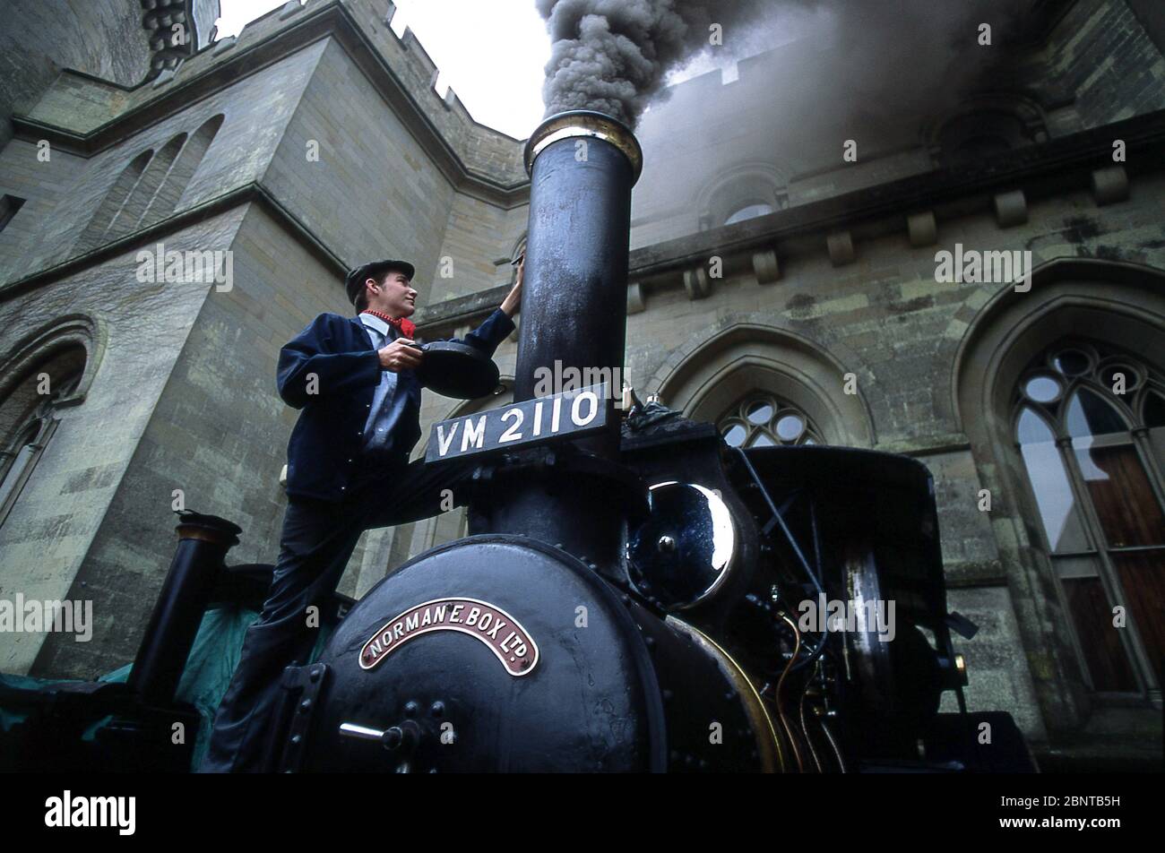 James Hervey-Bathurst mit seinem Zugmotor 'Atlas' 2000 Stockfoto