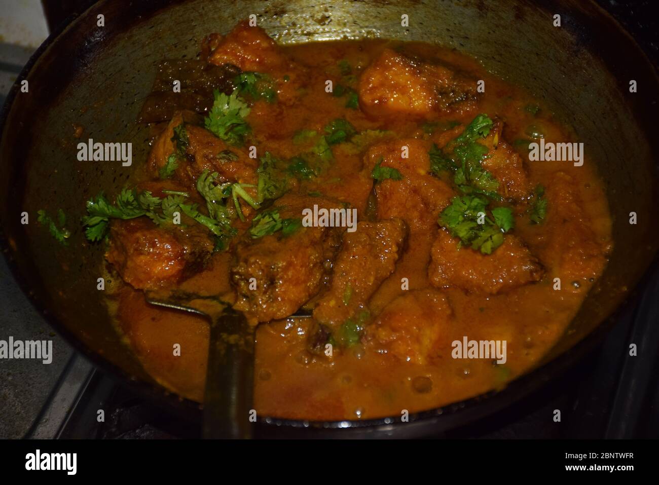 Bengali Style Rohu Fish Curry auch als Rui Macher Jhol bezeichnet Stockfoto