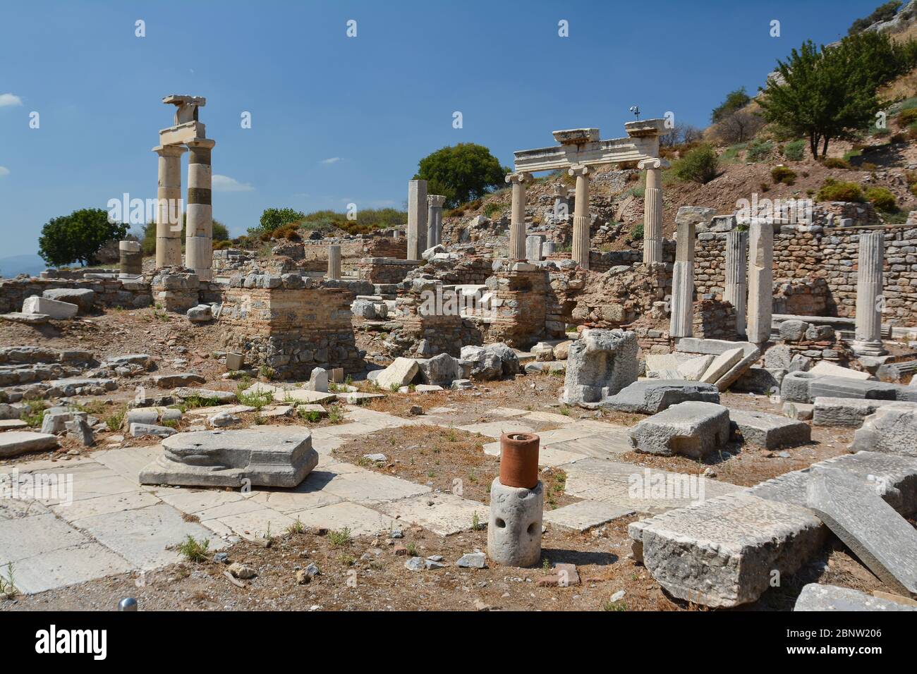 Die Ruinen der antiken Stadt Ephesus in der Türkei. Prytaneion. Stockfoto